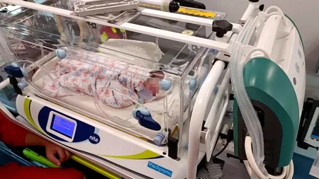 Gemene de doar o lună, transferate la Iași cu suspiciune de COVID - 19. Una dintre fetițe este  dependentă de oxigen