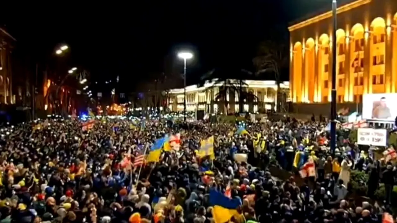 LIVE UPDATE | Ucraina, a zecea zi de război: Putin spune că sancțiunile Occidentului seamănă cu o declaraţie de război / Coloane uriașe de mașini se îndreaptă spre granița de vest a Ucrainei