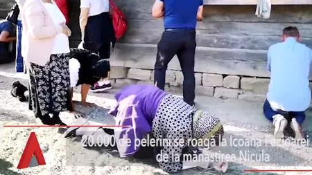 ZECI DE MII de pelerini se roagă la Icoana Fecioarei Maria de la mânăstirea Nicula