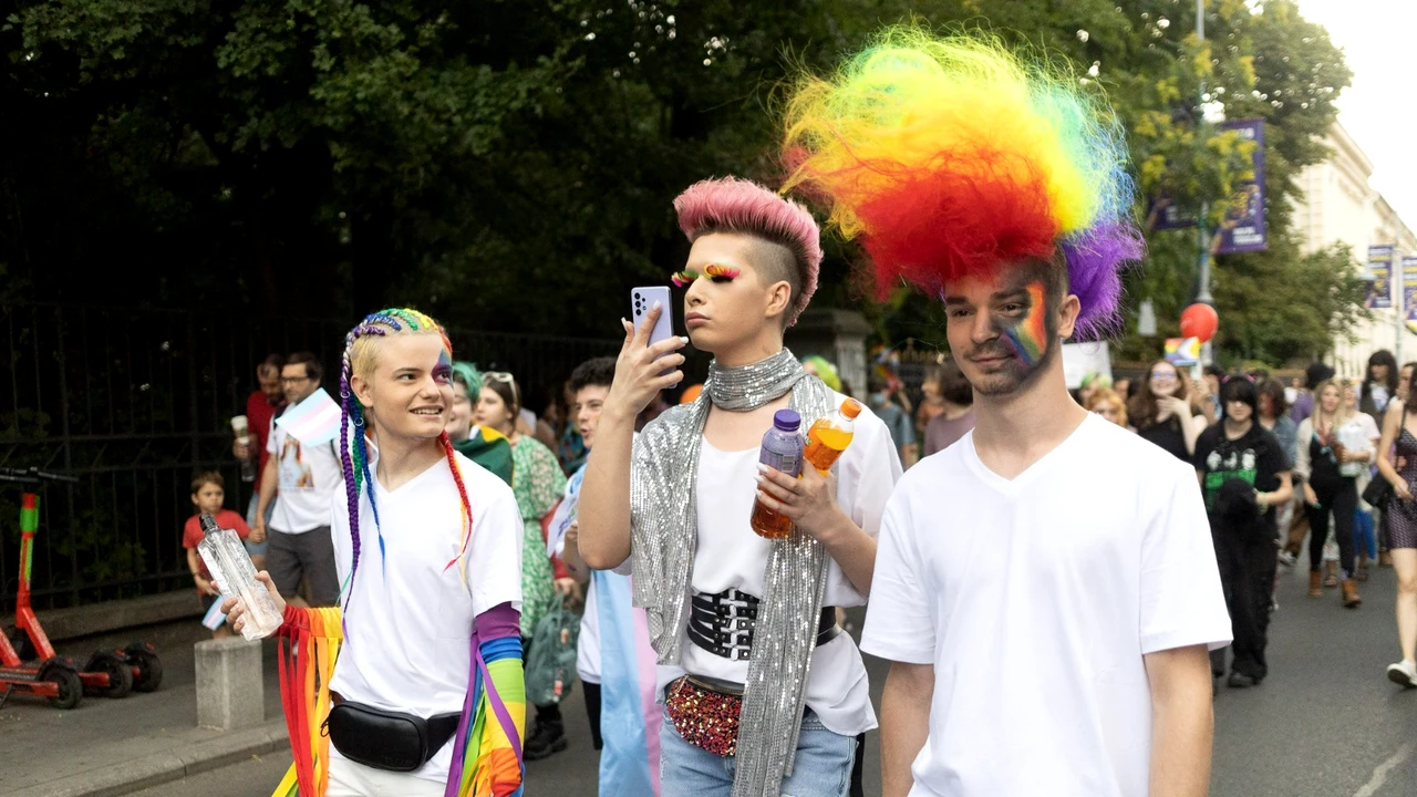 5 știri queer ale săptămânii: Primul club gay în Moldova, București Pride  și altele - BANG-BANG