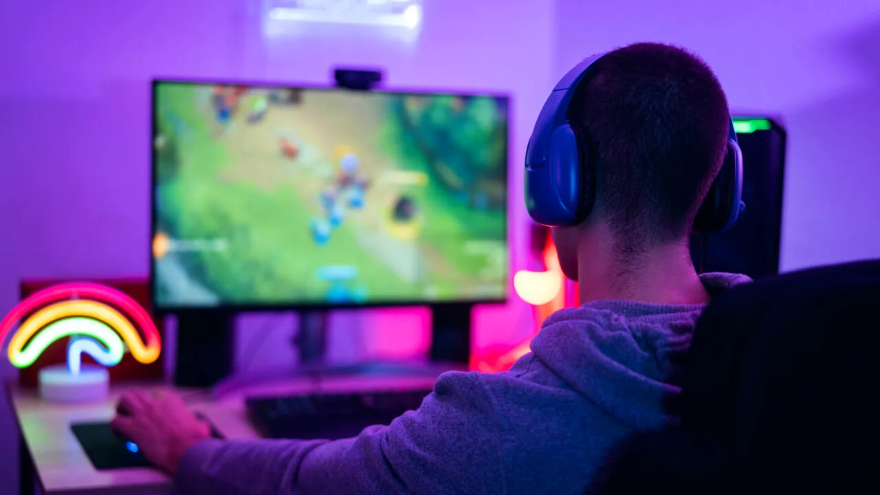 Provocările online fac o nouă victimă. Celebru STREAMER, cu peste 1 milion de urmăritori, mort în timpul unei transmisiuni „live”