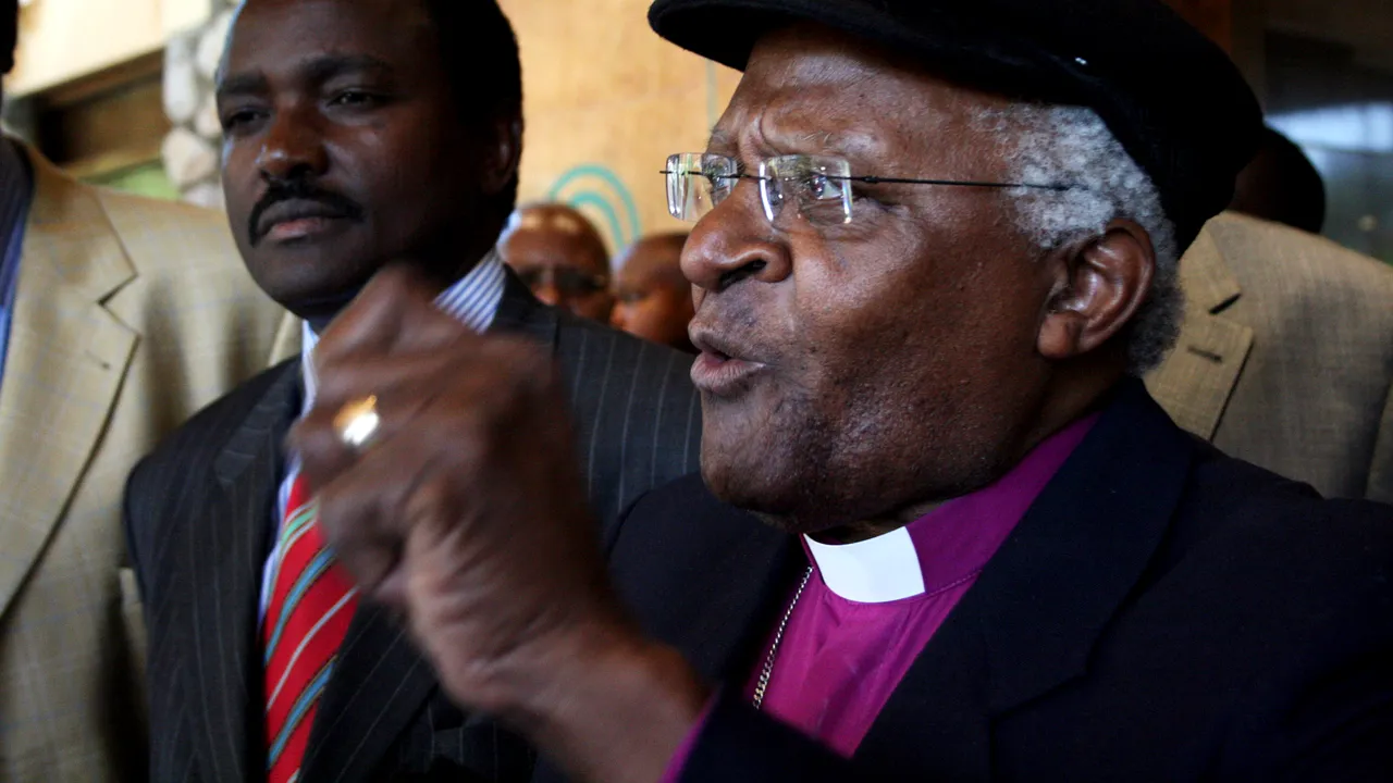 Congres de pace în România: O fostă membră a mișcărilor armate rebele din Indonezia și laureatul de Nobel Desmond Tutu vorbesc la București despre soluționarea conflictelor