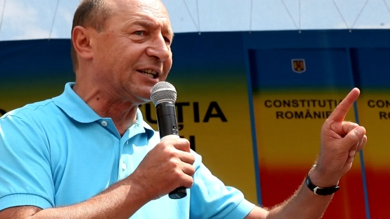 Băsescu BOICOTEAZĂ REFERENDUMUL. 