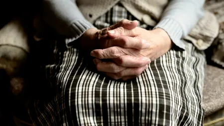 ORDONANȚA MILITARĂ NR. 8. Violeta Alexandru, ministrul Muncii: Un telefon dat familiei să ia acasă dintr-o dată un vârstnic dintr-un centru de îngrijire nu este soluția
