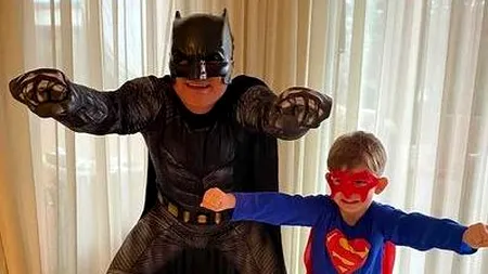 Cristi Borcea, deghizat în „Batman”: „La dorința lui Milan, vă prezint echipa de eroi”