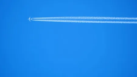 CĂLĂTORIE. O mare companie aeriană adaugă zboruri noi în luna iunie. Blue Air operează zboruri la cerere