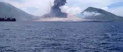 Erupție spectaculoasă a unui vulcan din Papua New Guinee