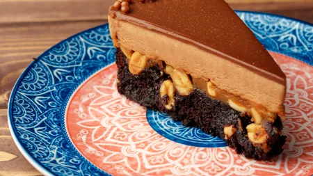 Rețetă de prăjitură cu Snickers, un desert delicios și o savoare unică