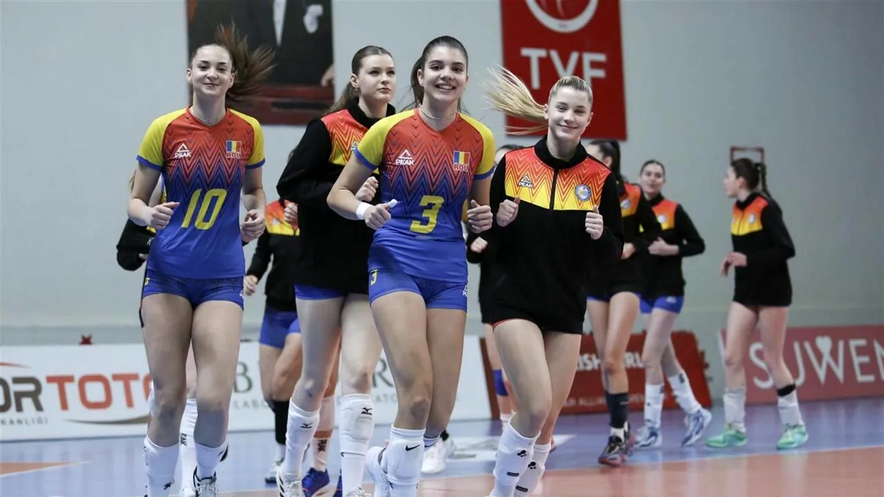 Ce au făcut fetele din naționala de volei U 18 a României înaintea Campionatelor Europene de la Blaj. Ce poartă toate componentele lotului