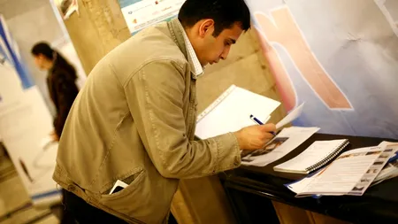 Marile bănci fac angajări în București. Se caută persoane cu 