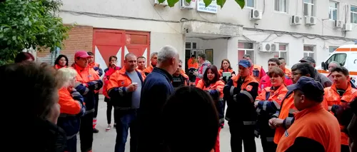 Protest la Ambulanța Teleorman: Zeci de angajați îl susțin pe fostul director al serviciului după ce a fost revocat din funcție