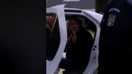 Circ în mașina poliției, făcut de un membru al unui clan interlop renumit în Alexandria. Bărbatul fusese prins beat mangă la volan: „Vreau să mă filmeze și pe mine