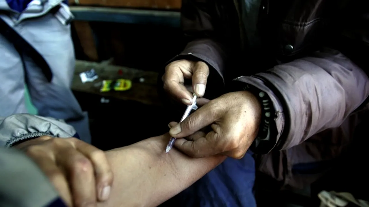 Peste 1,7 kilograme de heroină, capturate de la cinci traficanți de droguri din Capitală 