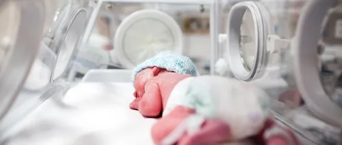 Bebeluș cu mână ruptă după naștere, la Spitalul Județean din Reșița