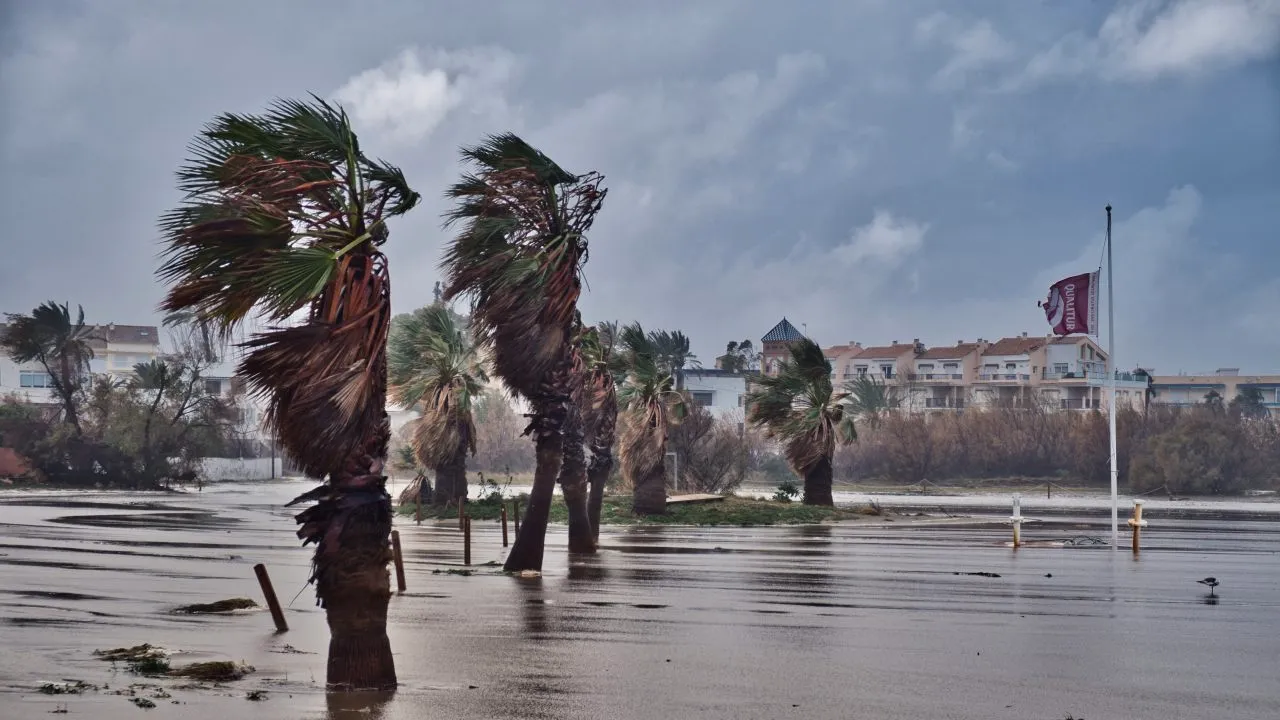 Atenționare de călătorie în Spania. Sunt prognozate furtuni, ploi torențiale și caniculă