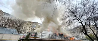 Incendiu puternic în centrul Capitalei.  Focul se manifestă în interiorul fostului RESTAURANT Mărul de Aur