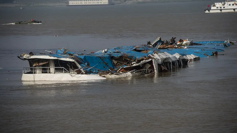 Echipele de intervenție au recuperat 396 de cadavre de la bordul navei răsturnate în China