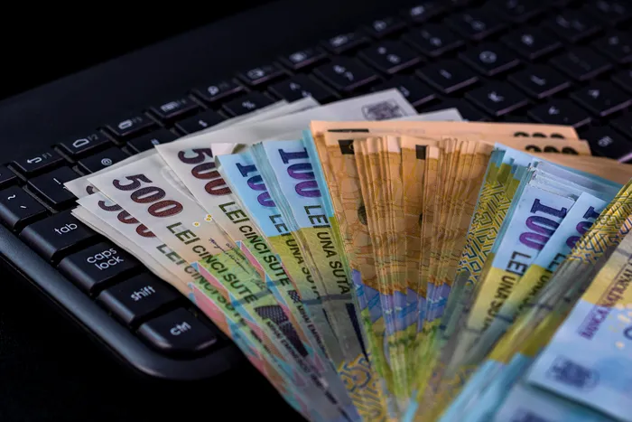 Noua lege a salarizării ar putea lăsa aproape jumătate de milion de bugetari cu salariile înghețate