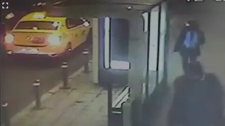 Isprava unui ucrainean de 23 de ani: A FURAT un taxi, s-a plimbat pe străzile din București, a luat telefonul șoferului și apoi a abandonat mașina