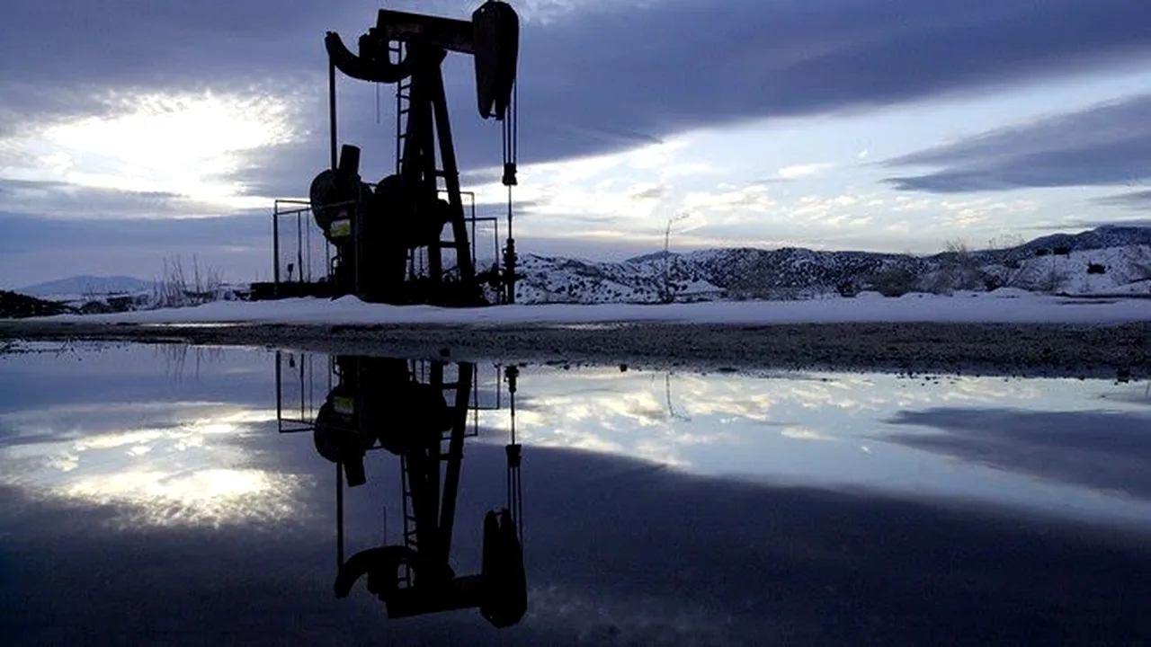 EFECTELE CORONAVIRUSULUI. Prețul petrolului scade cu peste 5% din cauza creșterii cazurilor de coronavirus