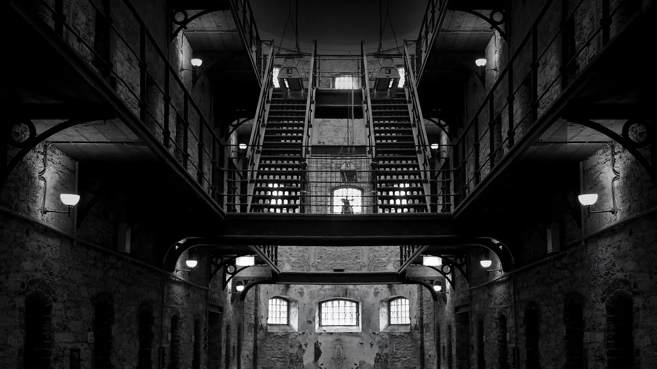 ”Călăul”, un fost conducător de închisoare ilegală care viola și electrocuta deținuții, a fost arestat în Ucraina