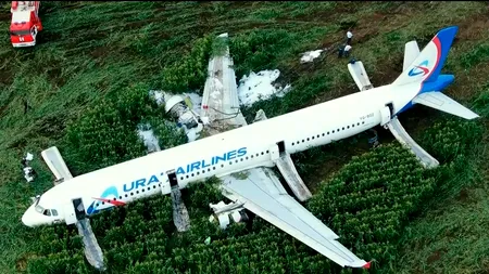 O aeronavă cu 159 de PASAGERI la bord, care zbura de la Soci, a aterizat de urgență în Novosibirsk