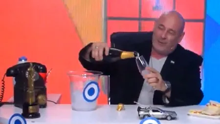 VIDEO | Gest incredibil la o televiziune din Argentina: Prezentatorul deschide șampania și anunță moartea Reginei: „Cățeaua nazistă a murit, în sfârșit”