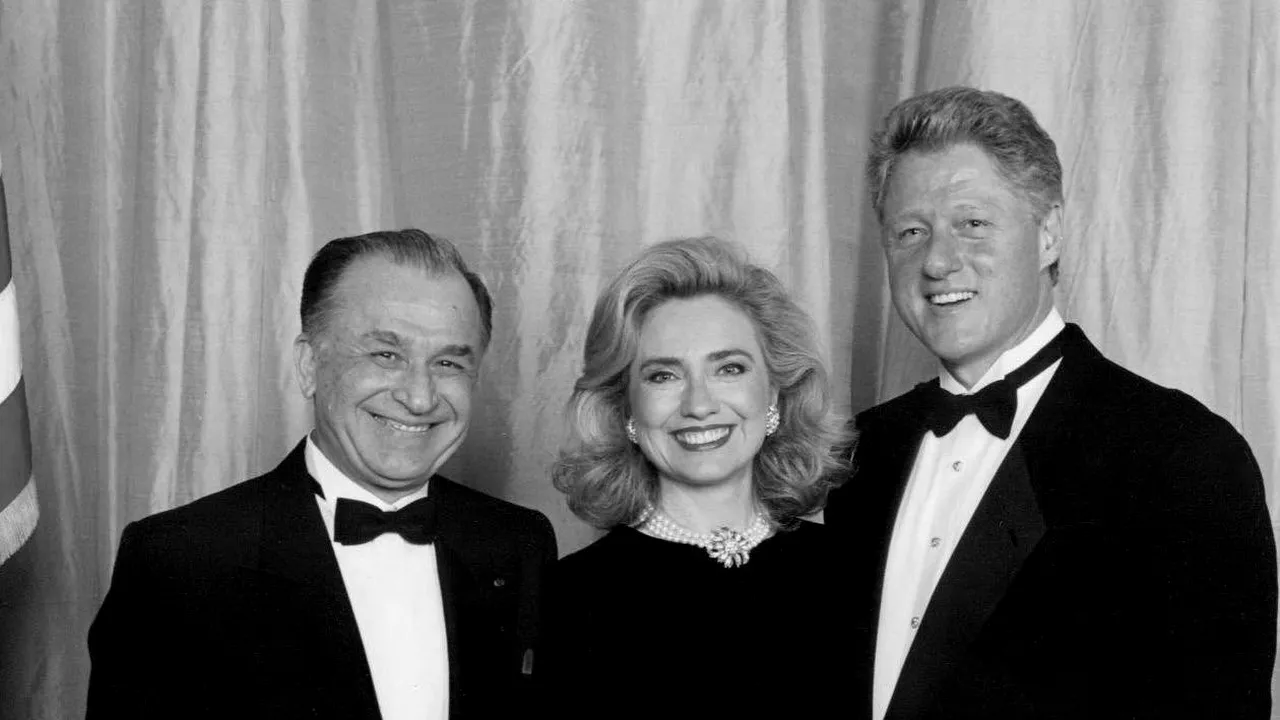 Gabriela Firea evocă figura lui Ion Iliescu drept simbol al PĂCII