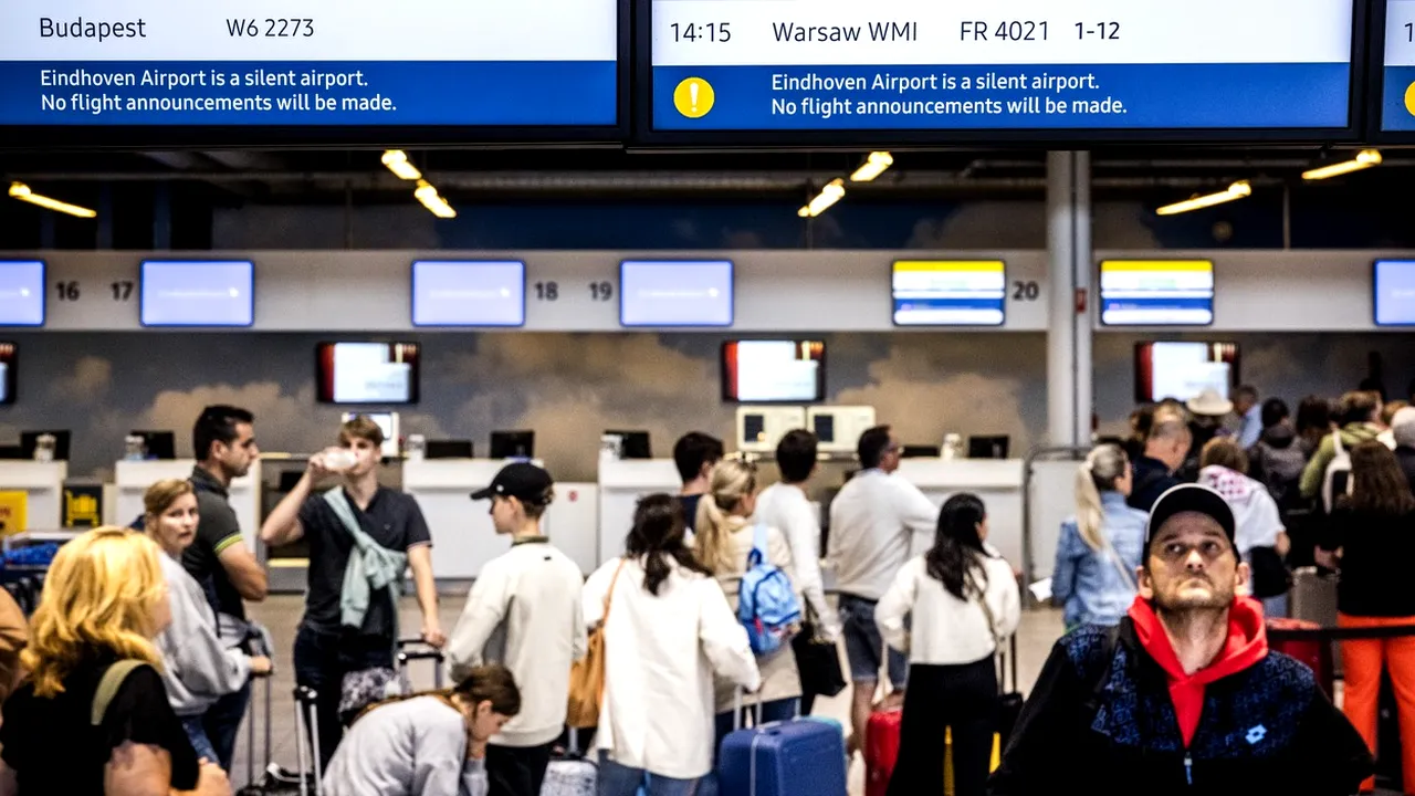 ROMÂNII nu renunță să plece pe insula Rhodos devastată de incendii: 