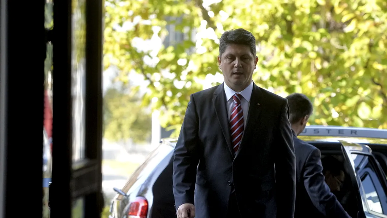 Corlățean le cere scuze românilor umiliți la vot în străinătate. Propunerile lui pentru organizarea alegerilor din diaspora în turul al doilea