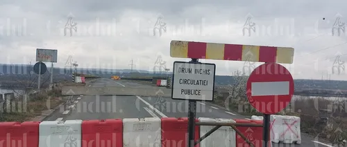 Podul dintre Vâlcea și Olt s-a închis, șoferii sunt REVOLTAȚI. Localnicii își riscă viața decât să ocolească 30 de kilometri