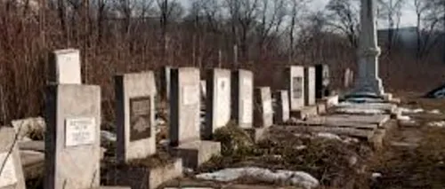 Trei adolescenți, cercetați pentru profanare de morminte în Cimitirul Evreiesc