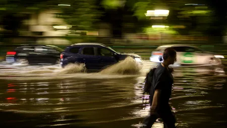 Risc crescut de INUNDAȚII în mai multe județe din cauza ploilor torențiale. Autoritățile au actualizat avertizarea hidrologică