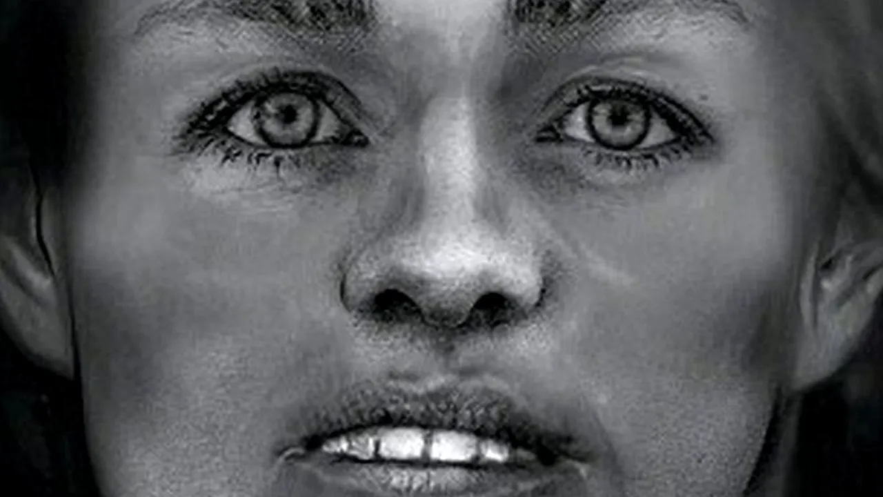 SECRETUL ascuns în această fotografie. A fost descoperit după 35 de ani