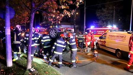 VIDEO. Grav accident de circulație în Capitală. Cinci oameni au ajuns la spital / Șase ambulanțe SMURD, mobilizate la fața locului