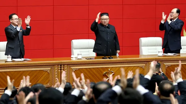 Fără precedent: Coreea de Nord a dezvelit o statuie a liderului Kim Jong Un. Asemenea onoruri sunt rezervate liderilor decedați