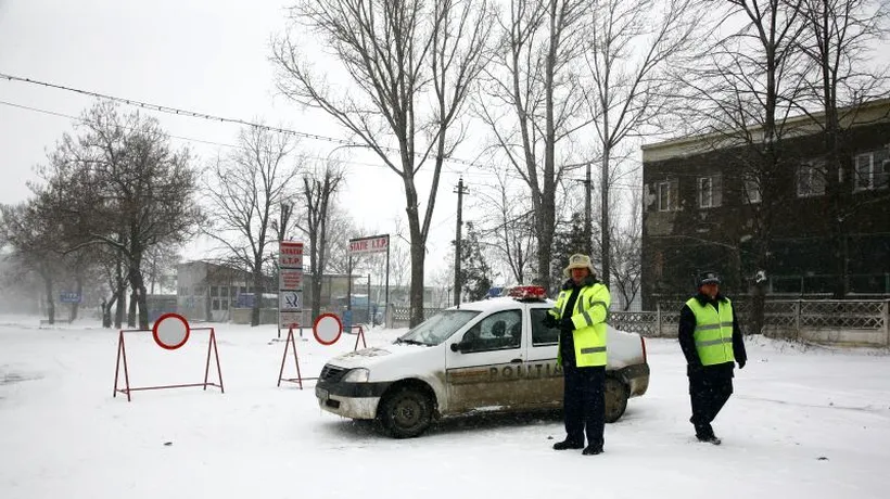 Poliția va închide drumurile care riscă să fie blocate de zăpadă. Anunțul făcut de Ministerul de Interne