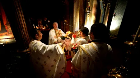 Preoții români ar putea deveni angajați ai spitalelor. Ce salarii pot primi, dacă legea va fi votată de parlamentari