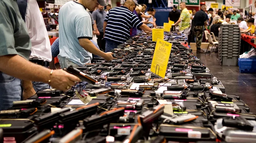 Americanii pot deţine arme fără permis. Legea, adoptată în jumătate din SUA