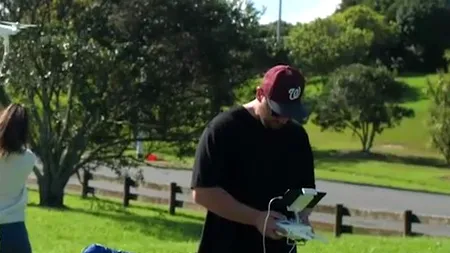 Un bărbat și-a trimis drona să-i aducă mâncare de la KFC. Imaginile au devenit viral pe Facebook