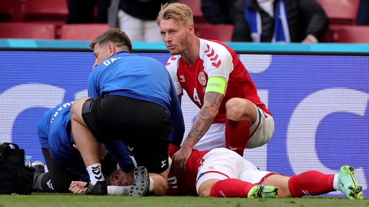 Ce a pățit de fapt Eriksen, jucătorul care s-a prăbușit pe teren la EURO 2020. Explicațiile unui cardiolog