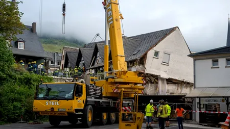 Cel puțin doi morți și mai mulți răniți după ce un hotel s-a PRĂBUȘIT parțial în Germania