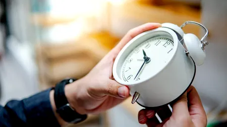 Eliminarea orei de vară. Când ar putea România să renunțe la schimbarea orei