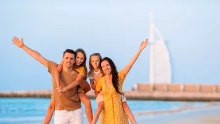 Vacanțele în Dubai au devenit un vis la propriu. Cât a ajuns să coste un zbor din cauza războiului și prin ce experiențe de coșmar trec turiștii