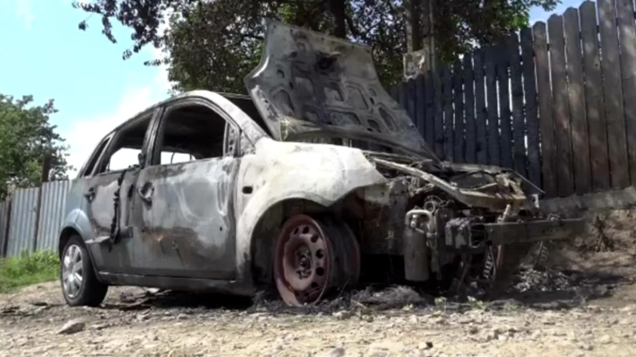 Un bărbat din Vaslui este acuzat că şi-a bătut şi ameninţat soţia cu moartea. Ulterior, acesta a incendiat autoturismul femeii: „Era mașina cumpărată de el, dată cadou”