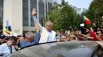 Călin Georgescu a fost eliberat după două săptămâni de arest. Fostul prezidențiabil a fost plasat în arest la domiciliu de același judecător care a stabilit inițial cercetarea sa sub control judiciar