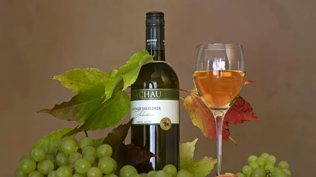 SUPERSTIȚII alimentare de Revelion: DOVLEACUL oferă stabilitate, STRUGURII ajută la comuniunea cu semenii, PUIUL aduce sărăcie 