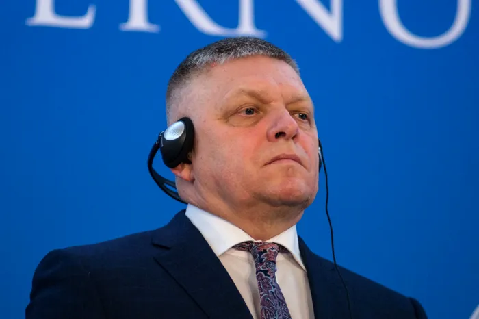 Letonia și Lituania îi interzic premierului Robert Fico să zboare prin spațiul lor aerian către Moscova pentru parada din 9 mai 2026