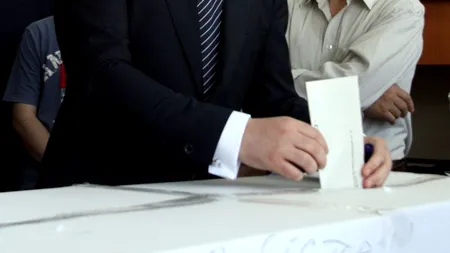 Executivul a modificat condiția vizei de flotant la vot / Perioada se reduce de la 90 la 60 de zile