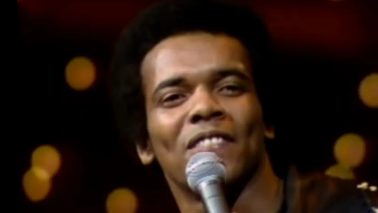 Cântărețul pop-reggae Johnny Nash a murit la 80 de ani. Hitul „I Can See Clearly Now” a dominat topurile în 1972